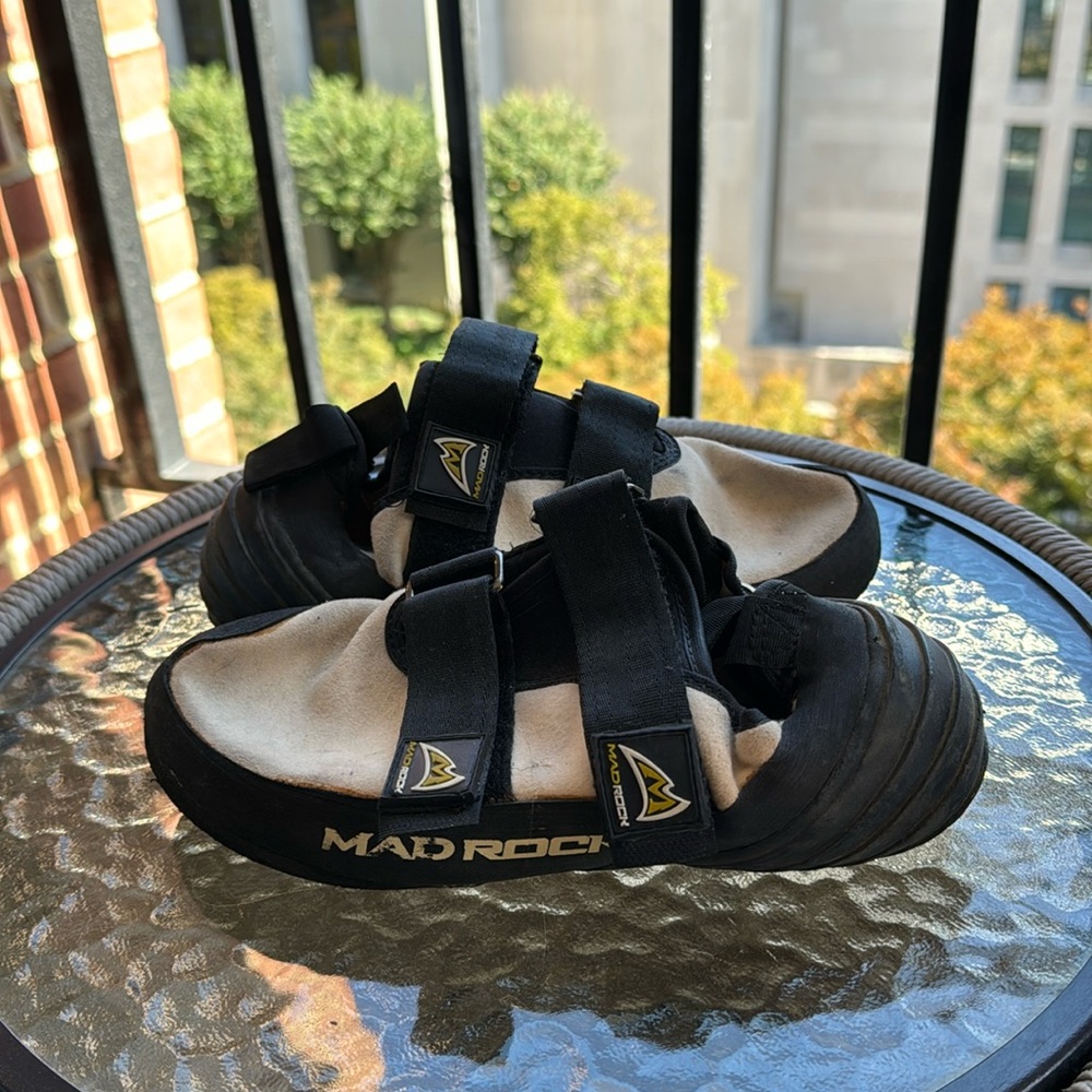 Sz 7.5 mad rock climbing shoes